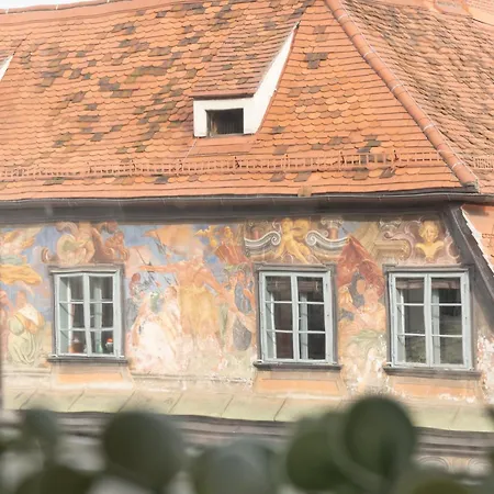 Mintgraz - 2 Bedroom Penthouse *