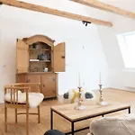 Mintgraz - 2 Bedroom Penthouse Apartment Graz